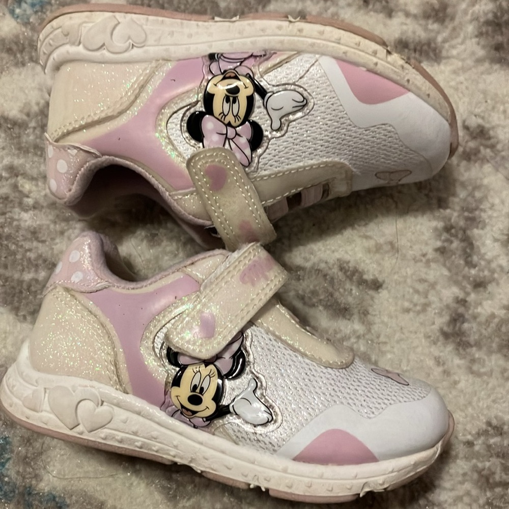 🌸  3/$15 Disney Minnie Mouse shoes - Picture 4 of 9